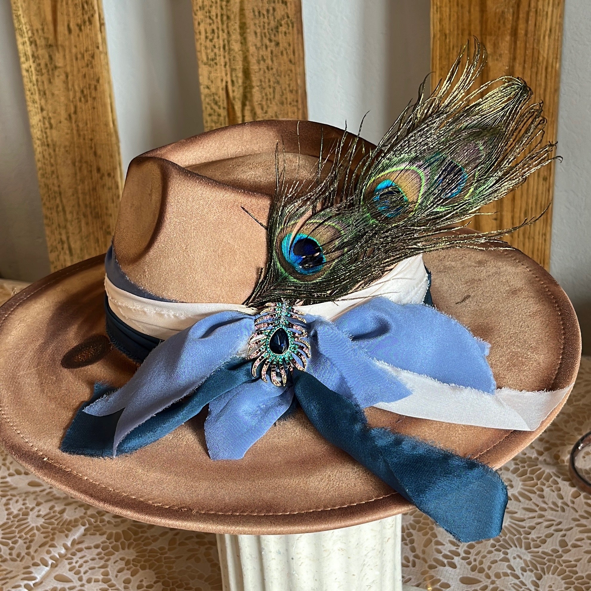 Outlet peacock hat